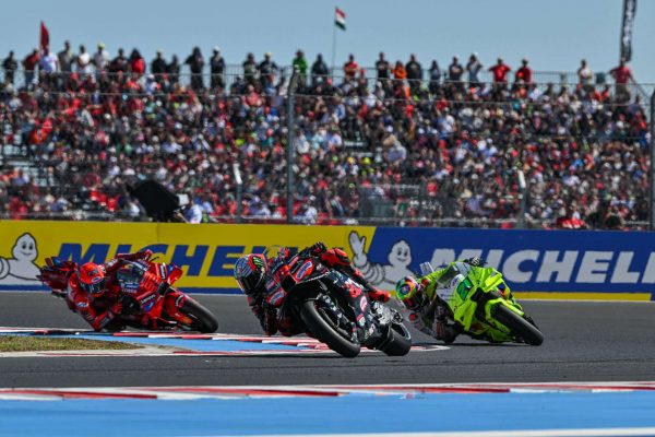 Мотоспорт: аналитика и стратегии ставок в мире экстремальных гонок