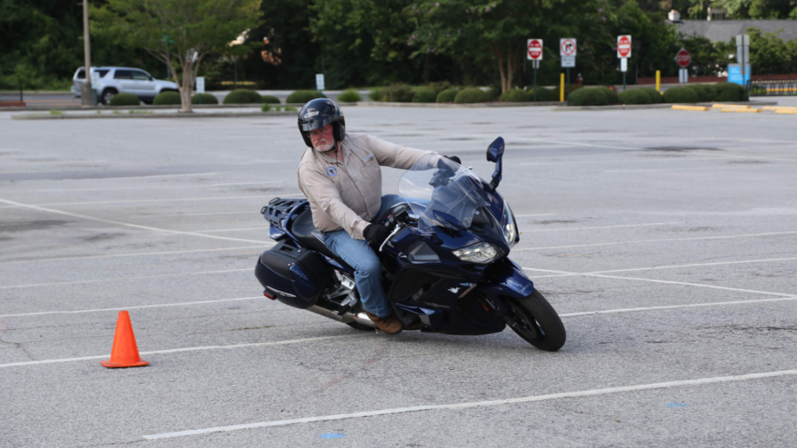 Мотошкола: полный путеводитель по обучению и получению водительских прав - 1